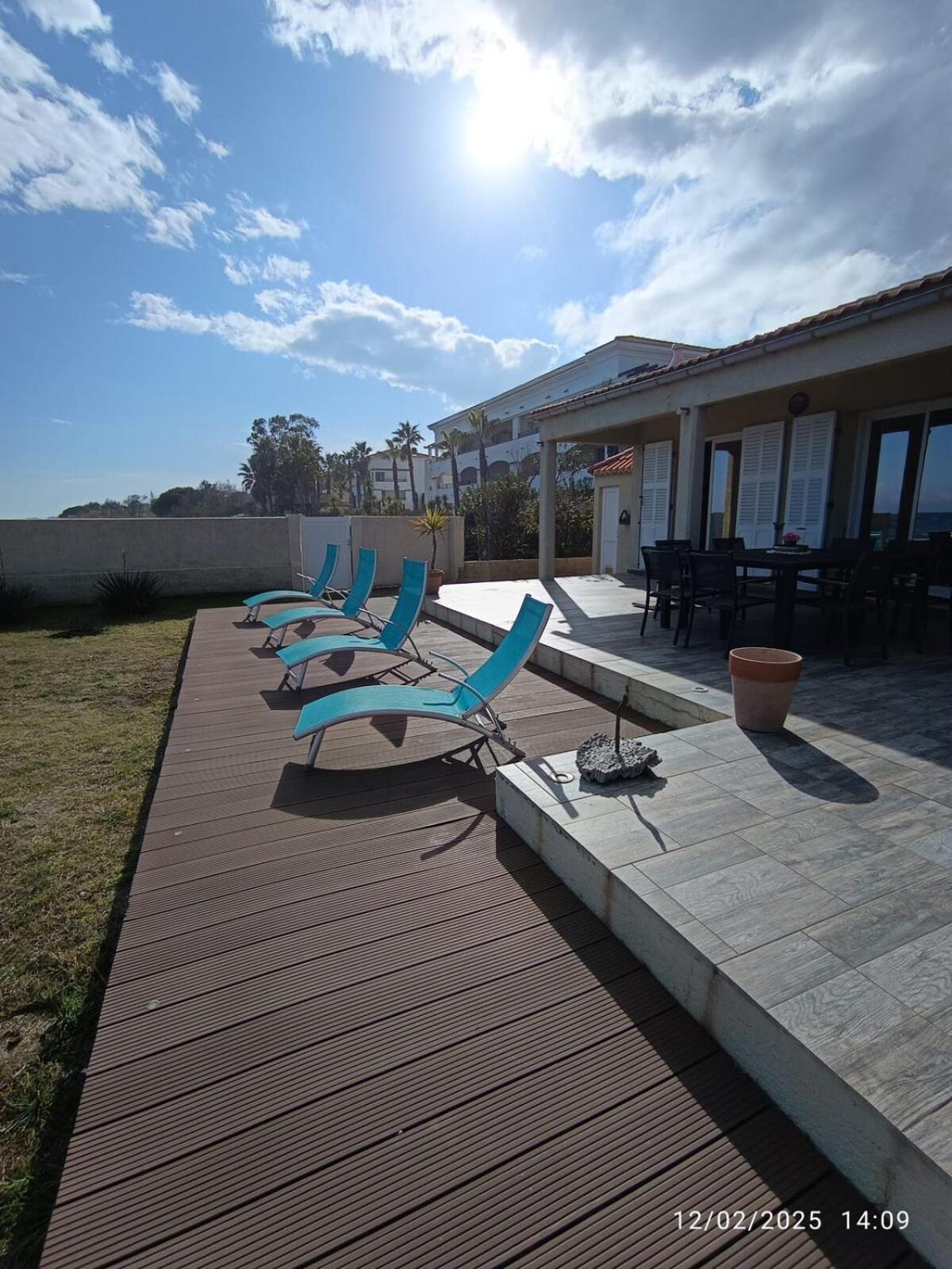 Bord de mer, pieds dans l'eau, vue panoramique Villa San-Nicolao Buitenkant foto