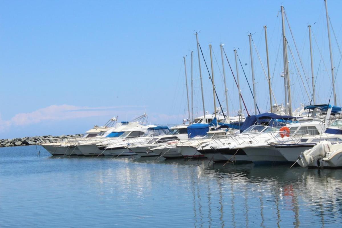 Bord de mer, pieds dans l'eau, vue panoramique Villa San-Nicolao Buitenkant foto